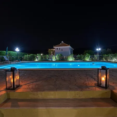 Spedion - Near To Sea With Heated Swimming Pool Ferienhaus