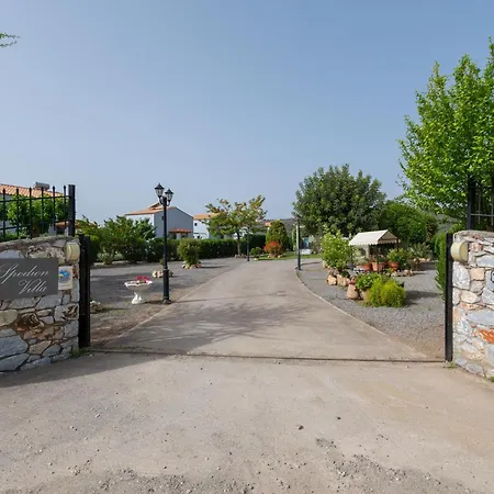 Spedion - Near To Sea With Heated Swimming Pool *